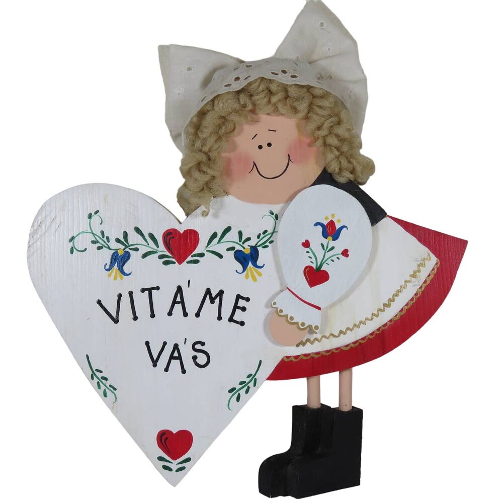 Hand Painted Folk Art Wooden Welcome Sign with Heart - Slovak "Vitame Vás"